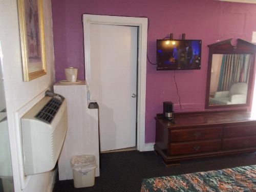 Hillside Motel image 21